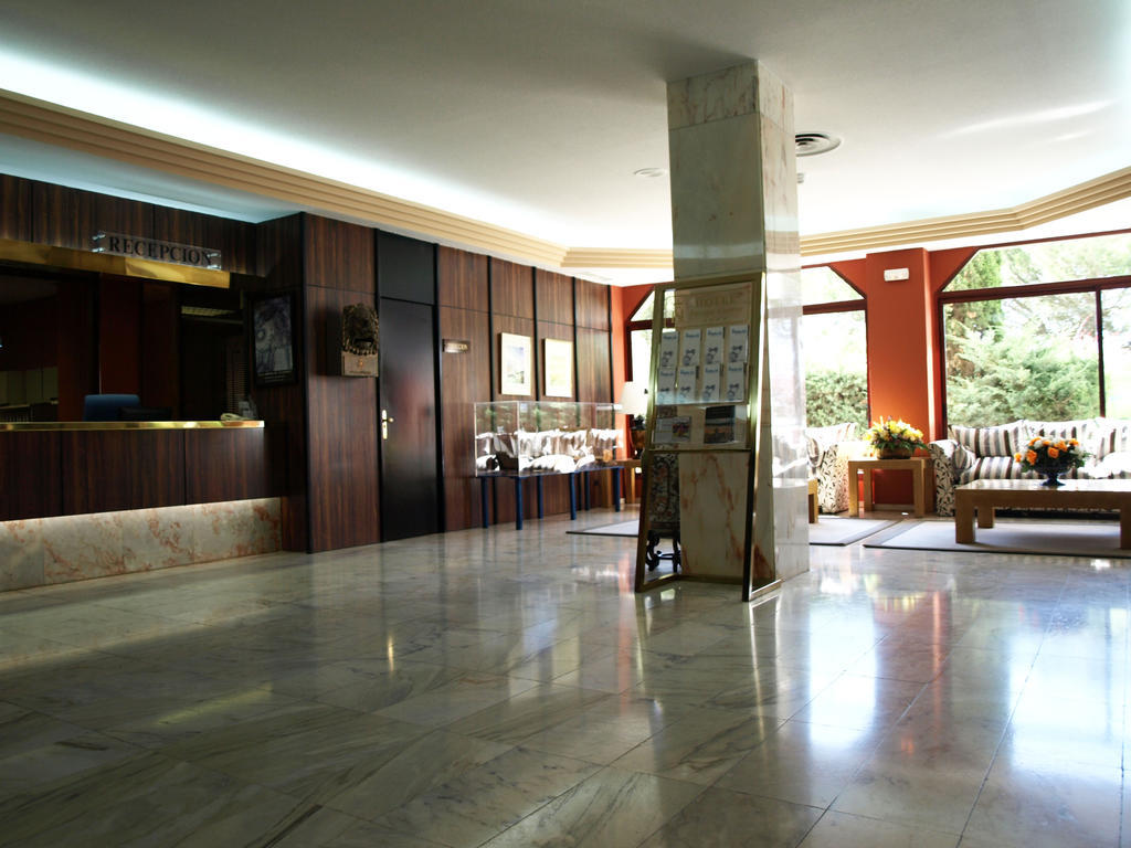 Hospedium Hotel Europa Centro Magaz De Pisuerga Exterior photo