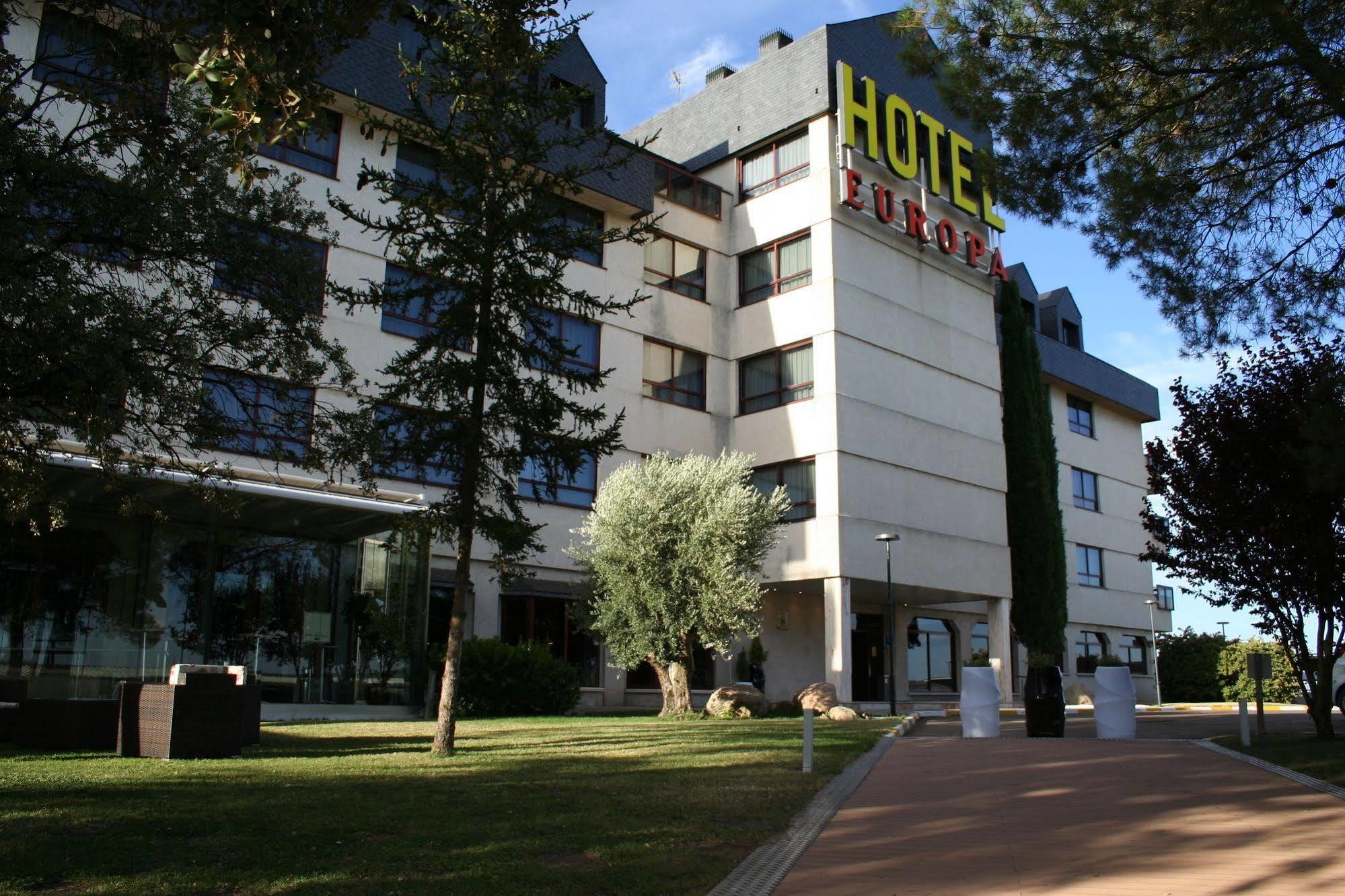 Hospedium Hotel Europa Centro Magaz De Pisuerga Exterior photo